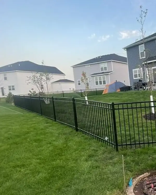 Modern Home Fences — 077